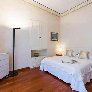 villa-eugenia-luxury-flat-with-parking-space.hotelitalianriviera.com/